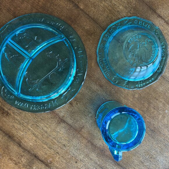 Tiara Indiana Glass three-piece Nursery Rhyme dish set - Picture 5 of 5